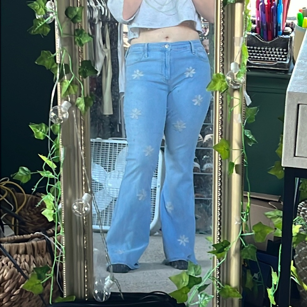 Hollister jeans ; high rise vintage flare ; 13L ; w31 L34 ; hardly used.